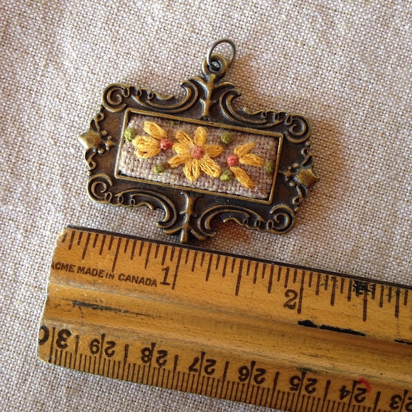 Hand Embroidered Floral Pendant - Picture 6 of 6